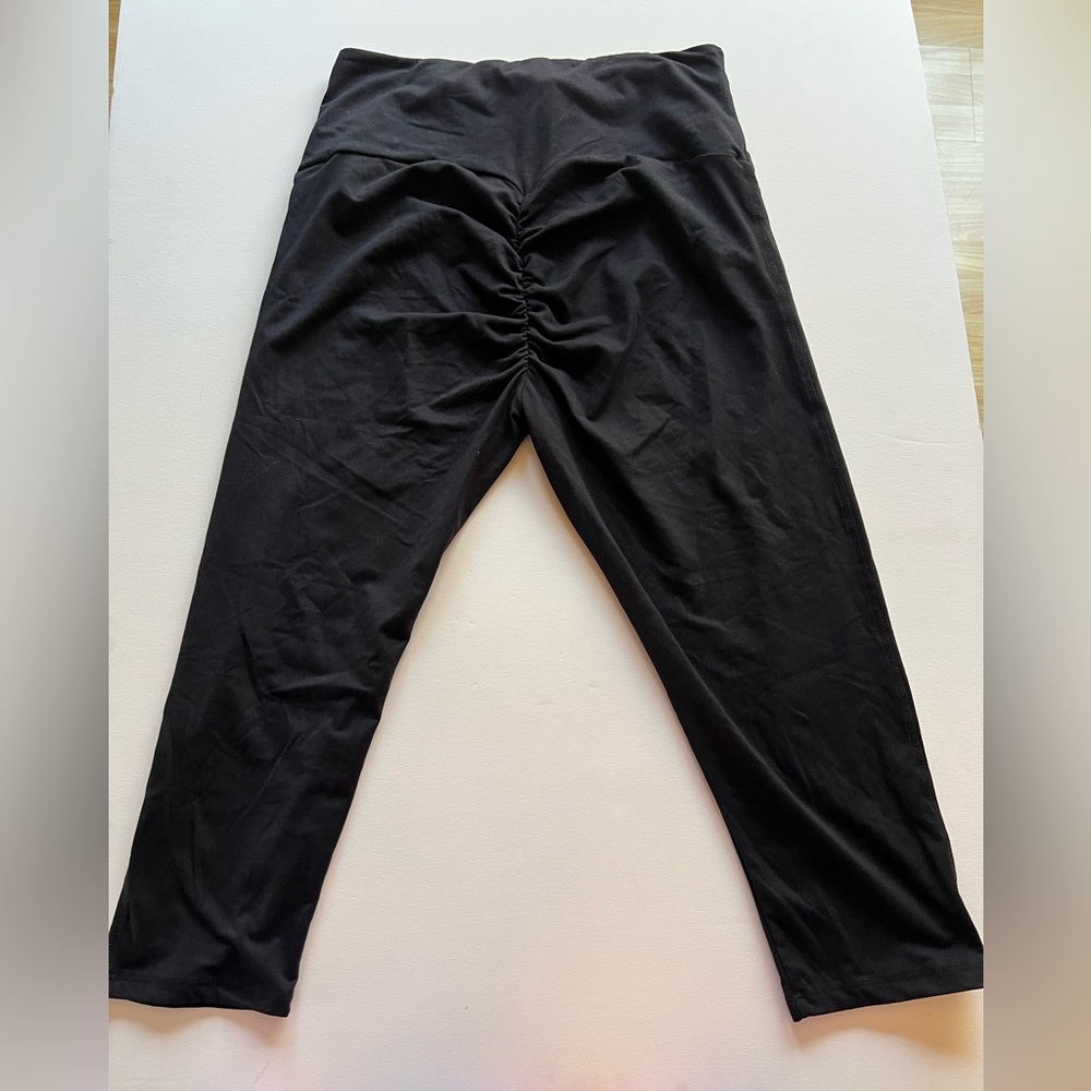 Capri Leggings Sz L/XL